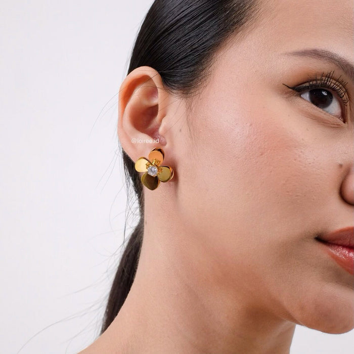 LOIREE - SAYLOR Metal Flower Earrings - Gold Plated Stainless Steel