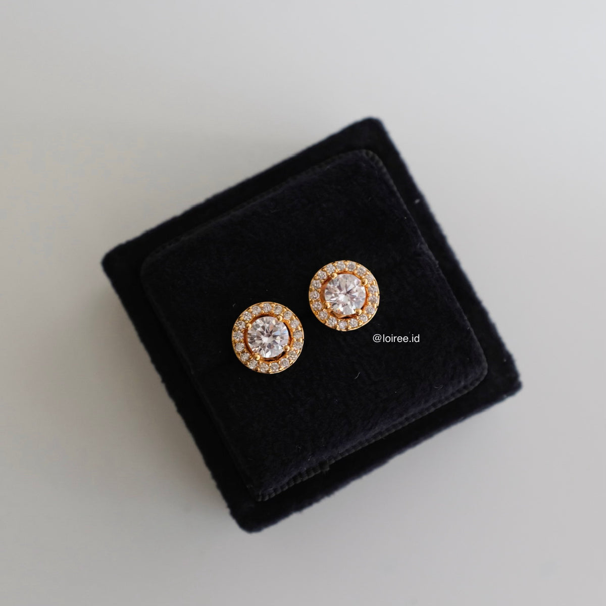CHELSEA Zirconia Round Daily Earrings