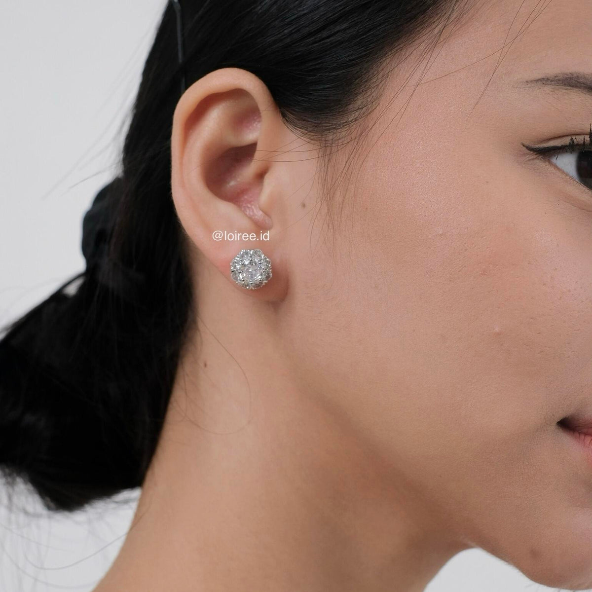 CIARA Zirconia Flower Daily Stud Earrings