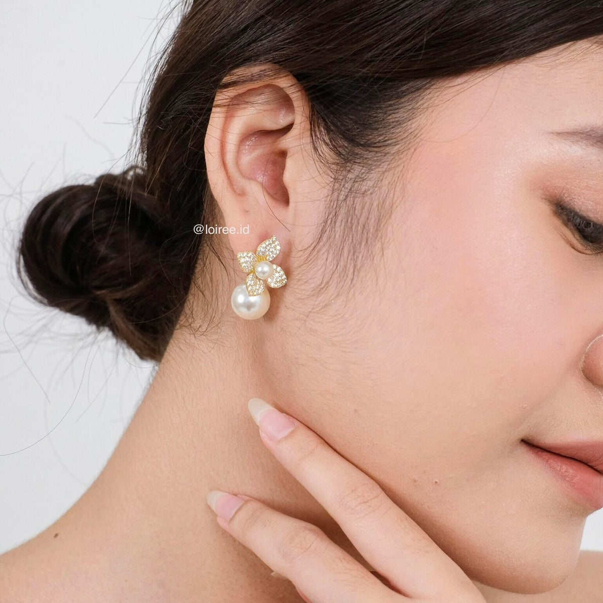 ELLERY | Wedding Collection - Zirconia Flower Pearl Dangle Stud Bridal Earrings - Anting Wanita