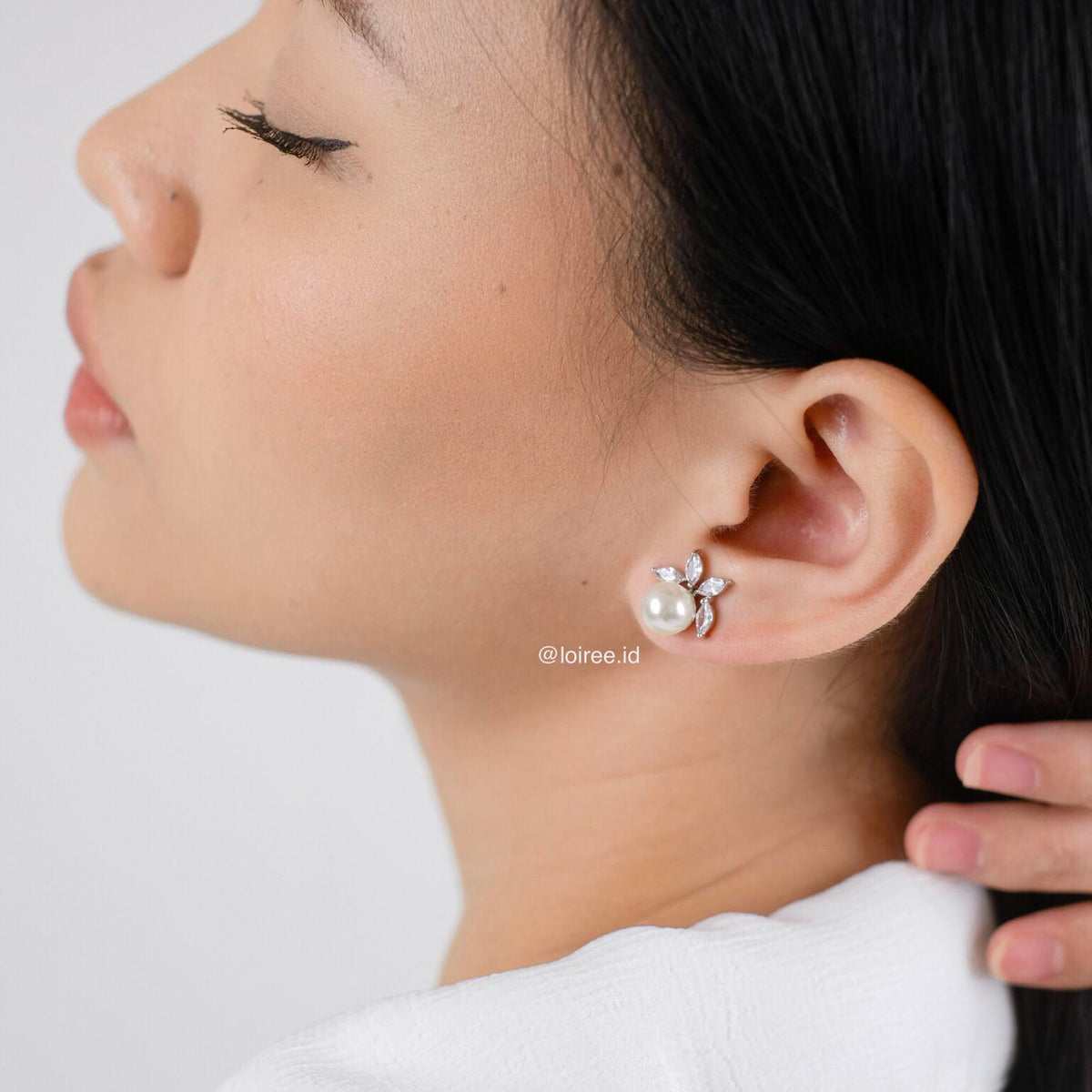 AXELA Zirconia Pearl Earrings