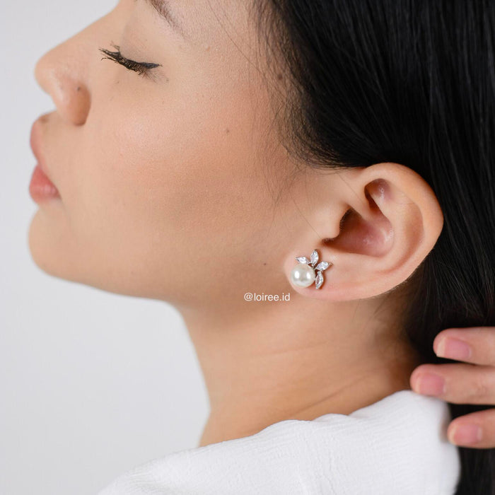 AXELA Zirconia Pearl Earrings