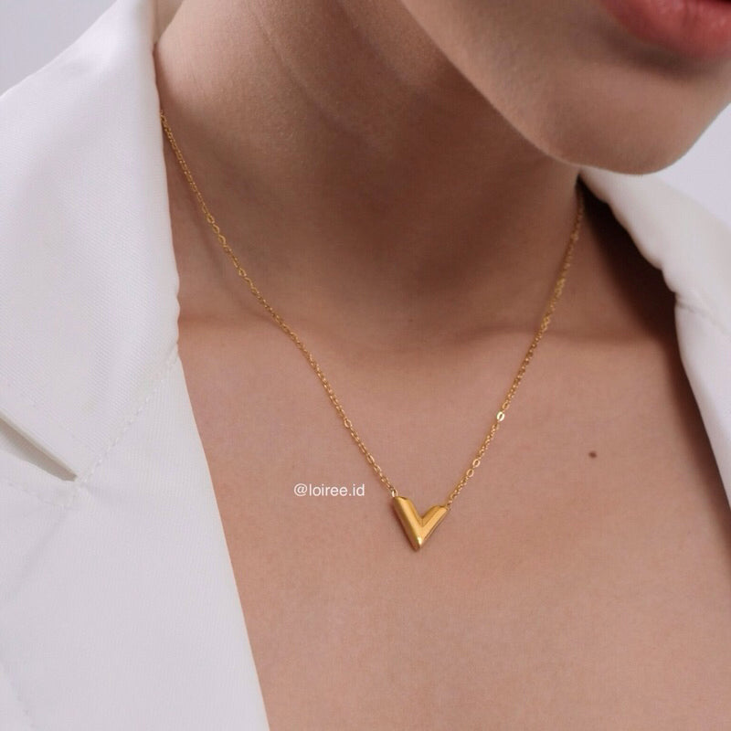 V Pendant Chain Necklace - Gold Plated