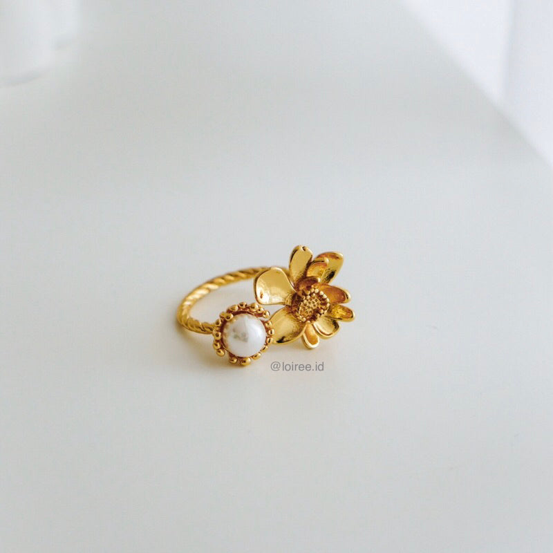 EUNICE | Everyday - Gold Plated Flower Ring