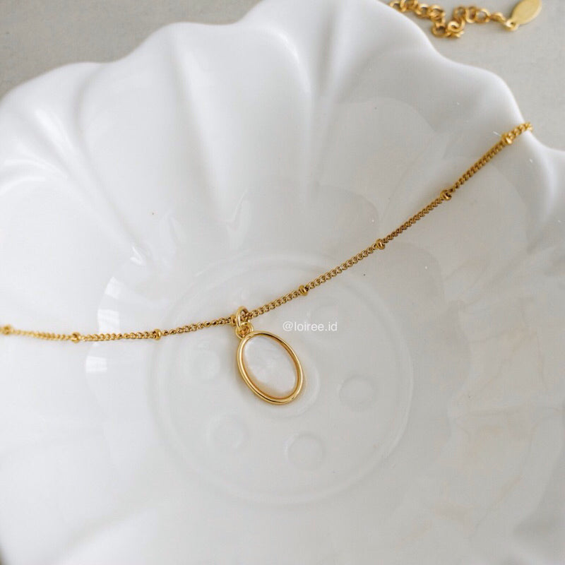 MOONSTONE Pendant Chain Necklace - Gold Plated