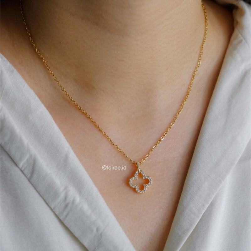 CLOVER CHARM Chain Necklace - Gold Plated