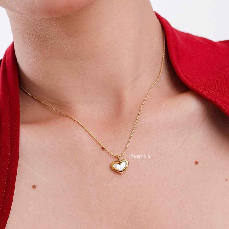 JIYA Heart Pendant Necklace - Gold Plated