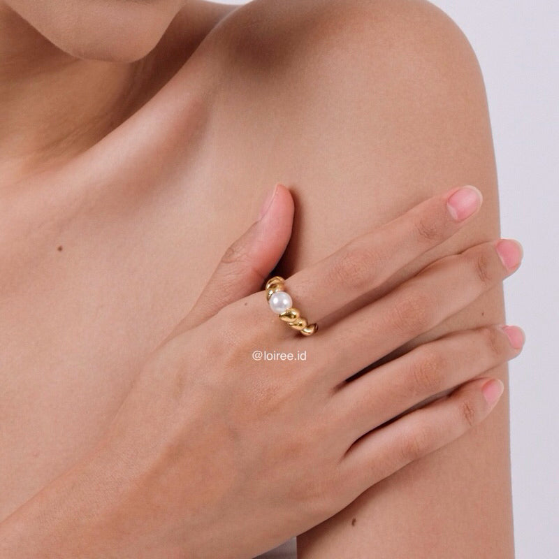 LUCY Pearl Ring - Gold Plated