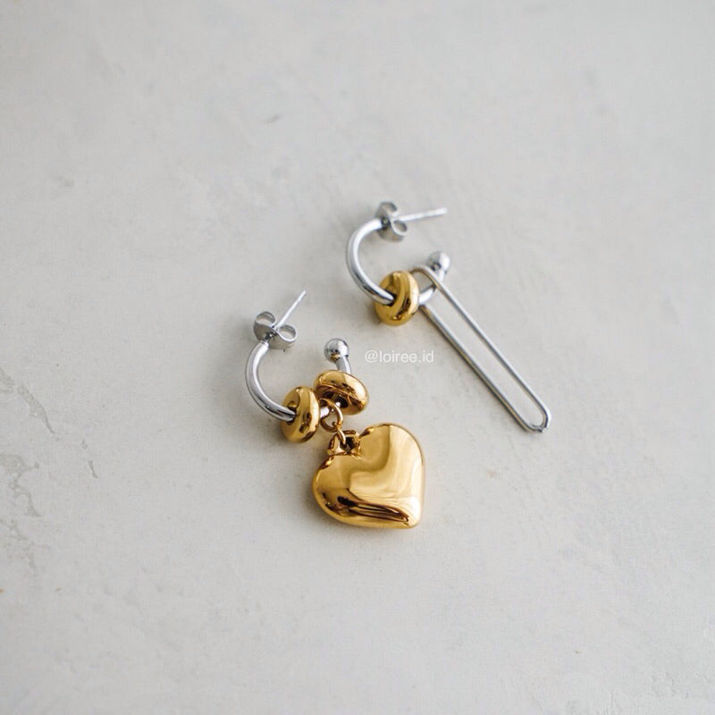 DARIEL Heart Hoop Earrings - Gold Plated