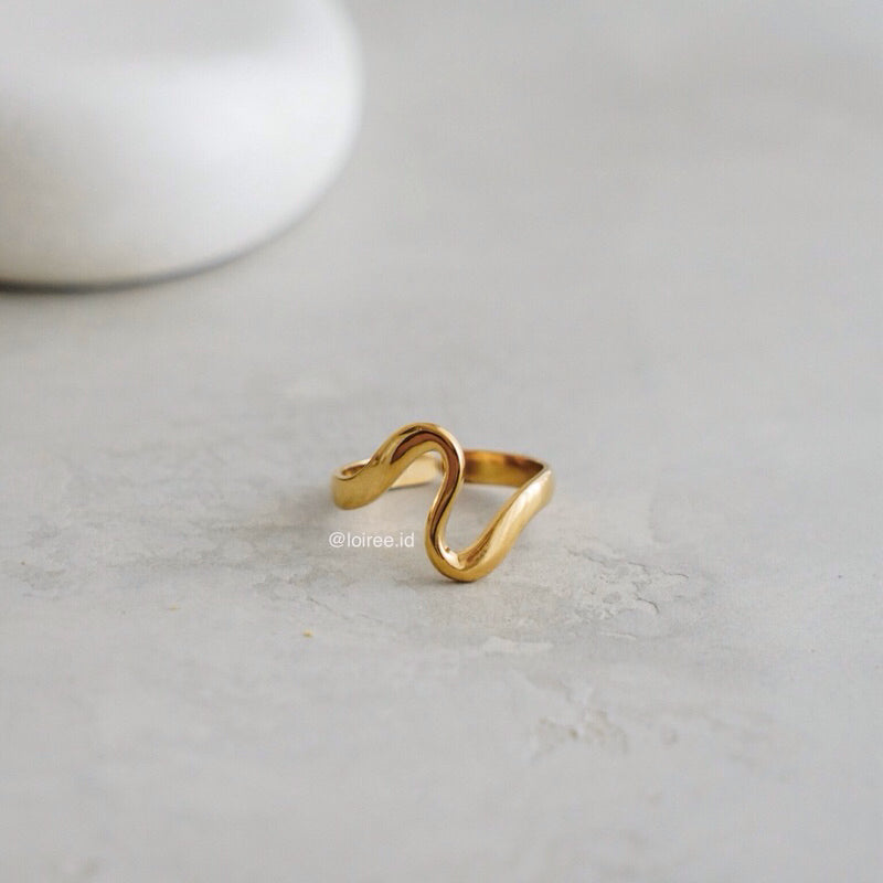 CALEB Irregular Curve Ring - Gold Plated