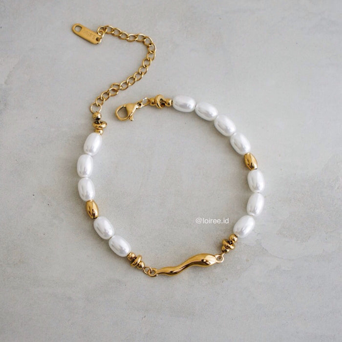 LAYLA Irregular Pearl Bracelet - Gold Plated