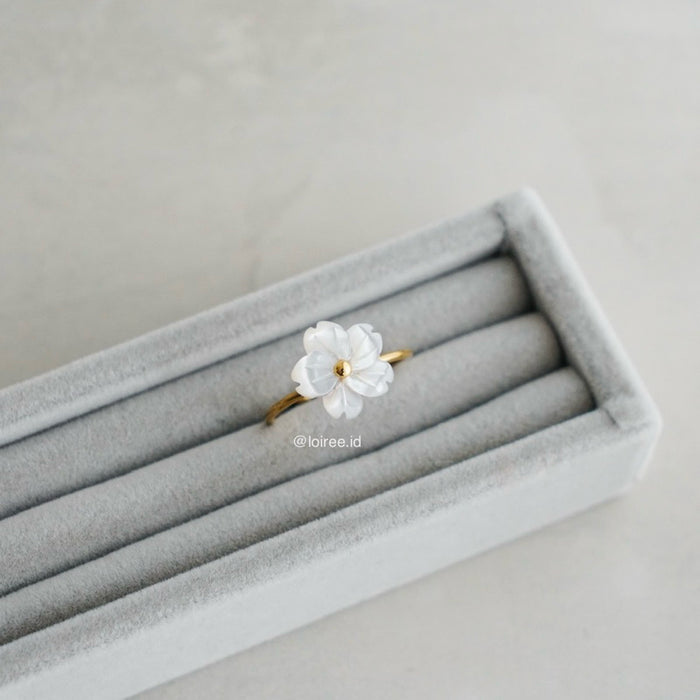 FIOR Flower Ring - Gold Plated
