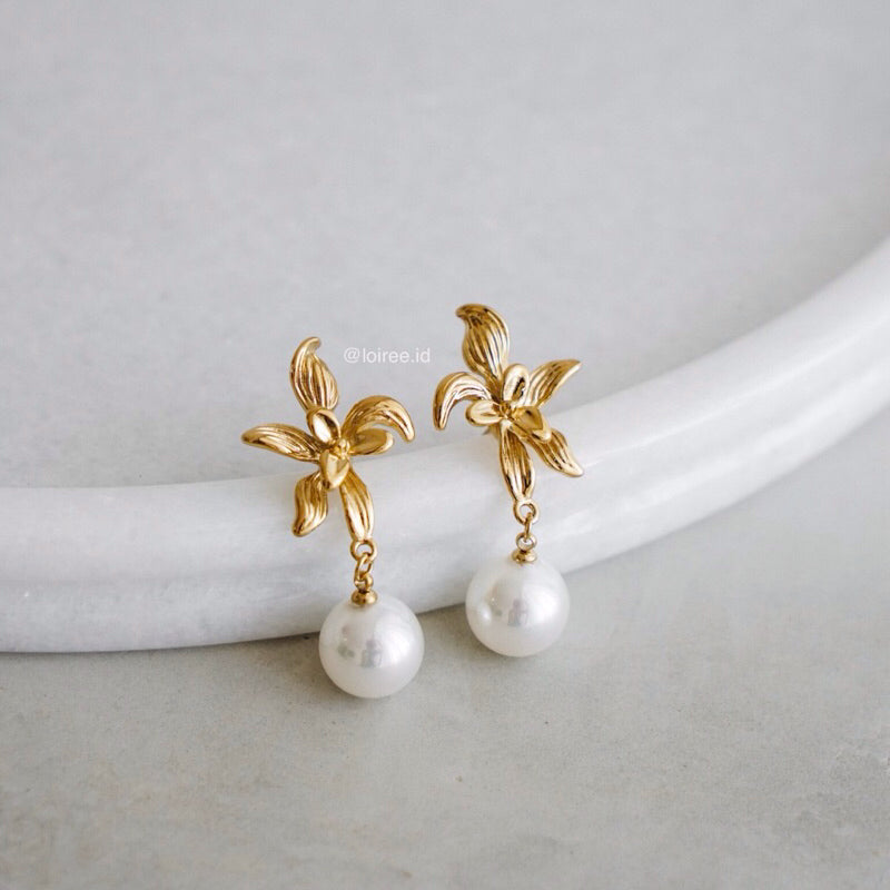 KARLIE Flower Pearl Dangle Earrings - Gold Plated