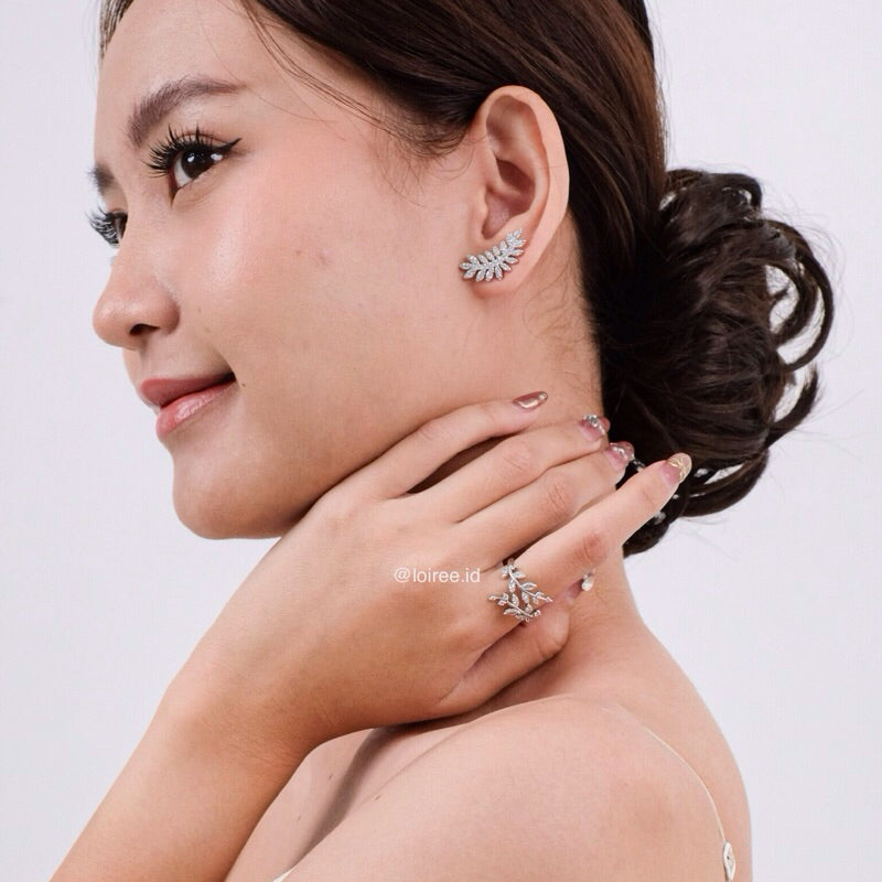 VERA Leaf Zirconia Adjustable Ring