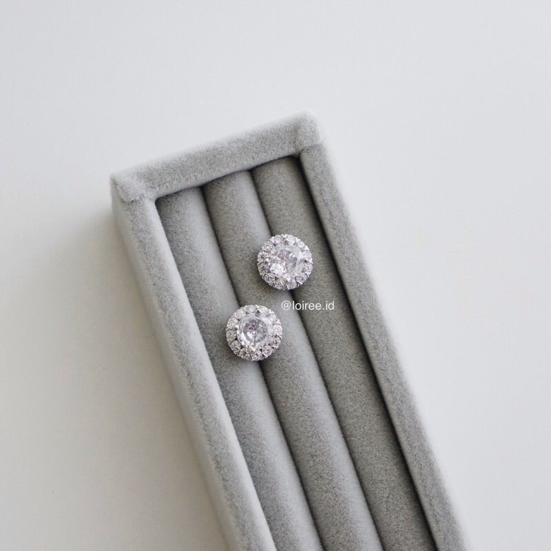 NARA Round Zirconia Stud Earrings