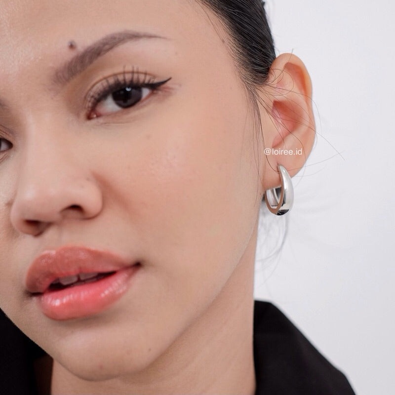 REIGN U-Shape Hoop Earrings - Gold Plated