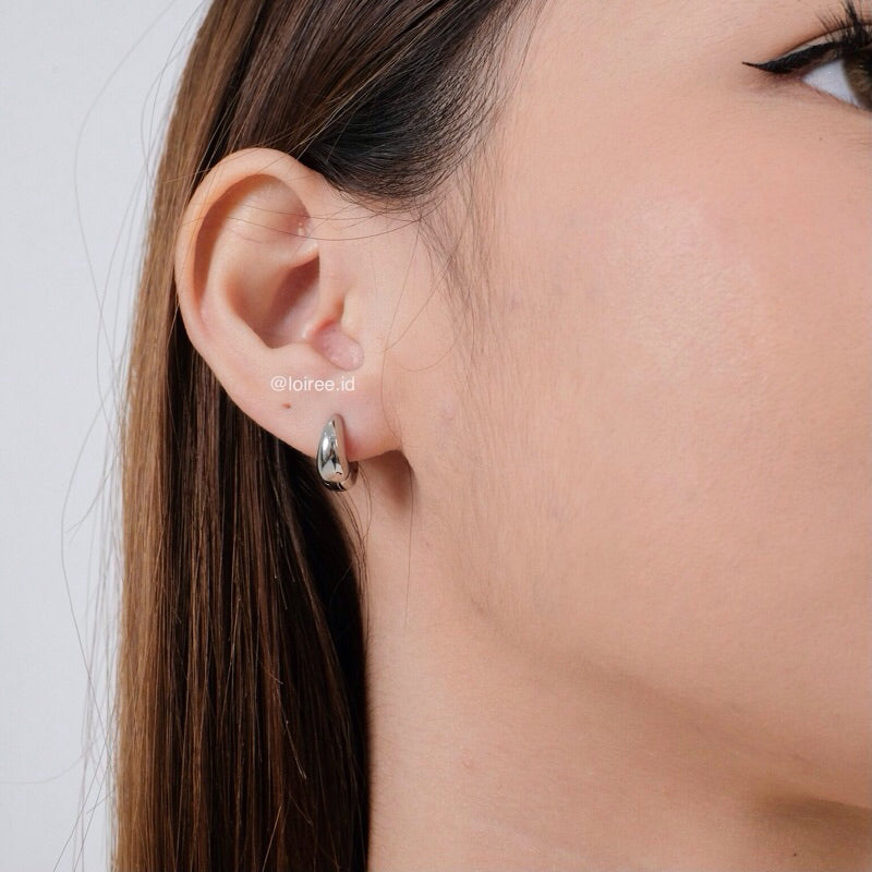 BYRON Mini Huggies Earrings - Gold Plated