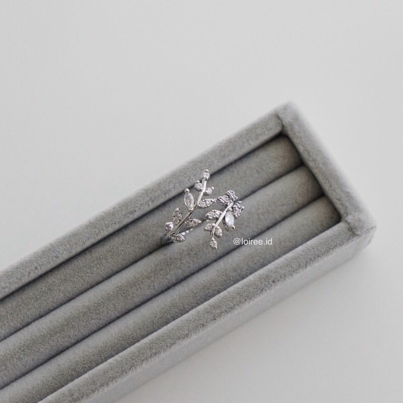 VERA Leaf Zirconia Adjustable Ring