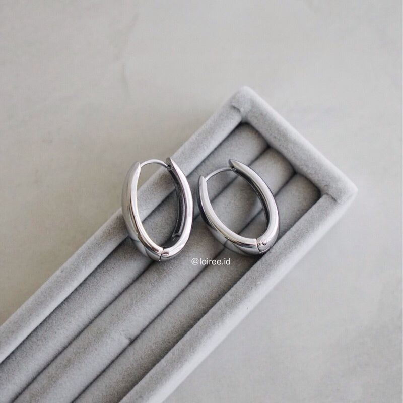 REIGN U-Shape Hoop Earrings - Gold Plated