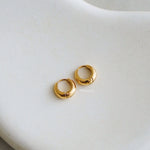 BYRON Mini Huggies Earrings - Gold Plated