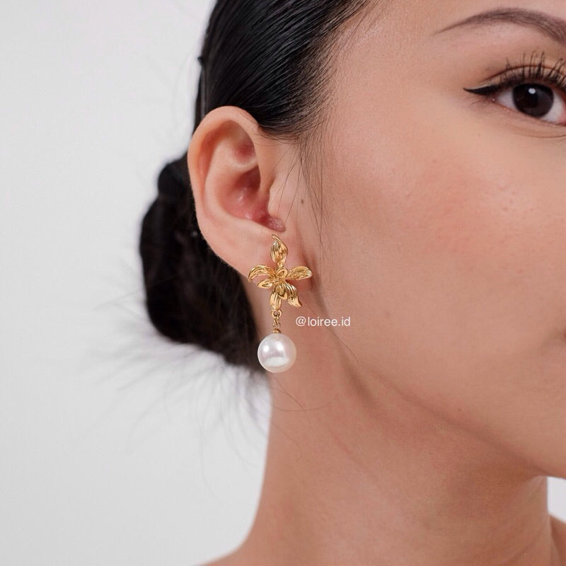 KARLIE Flower Pearl Dangle Earrings - Gold Plated