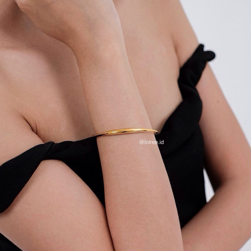 BLANC Adjustable Bangle Bracelet - Gold Plated