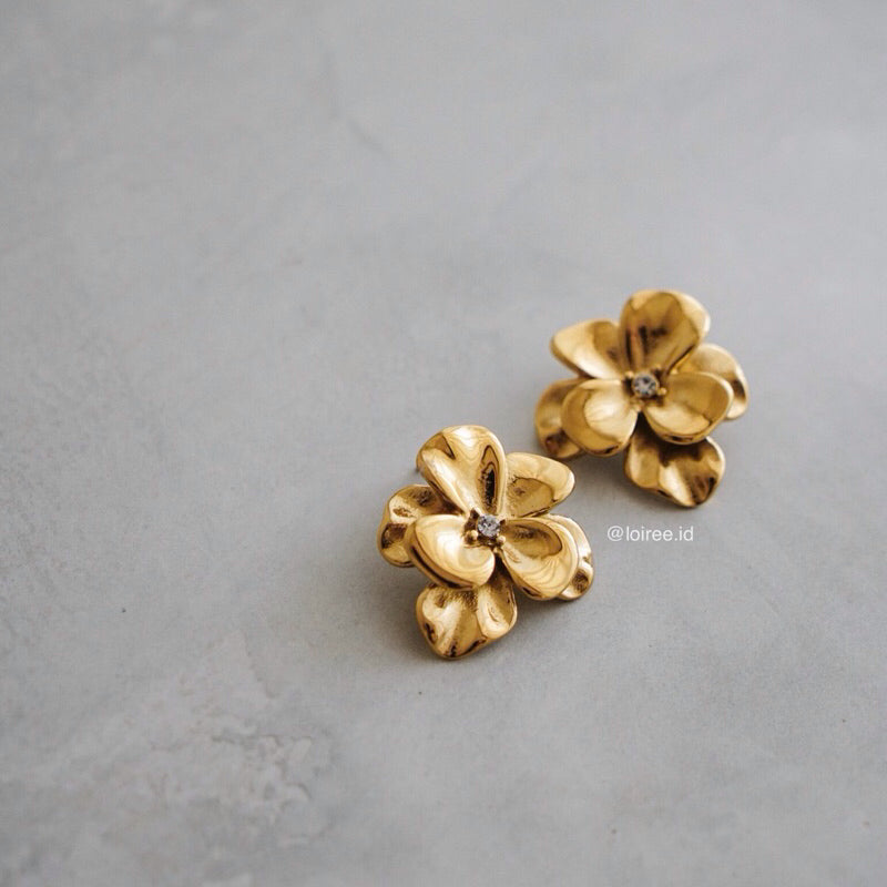 CAMELIA Bloom Flower Earrings - Gold Plated