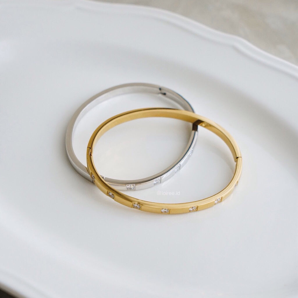 CELESTE Thin Bangle Bracelet - Gold Plated