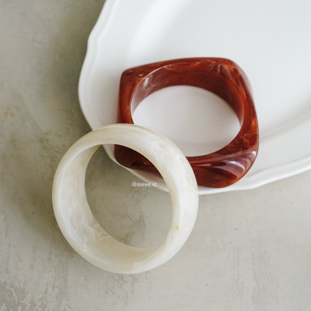 JIAN Vintage Resin Bangle Bracelet