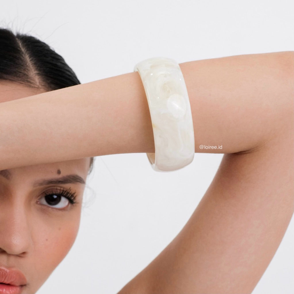 JIAN Vintage Resin Bangle Bracelet