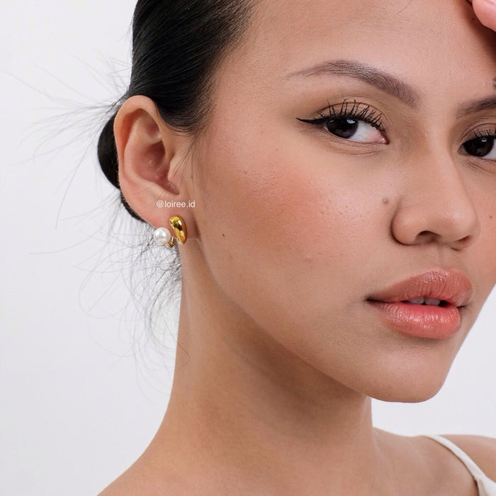 DEAN Pearl Stud Earrings - 18K Gold Plated Stainless Steel