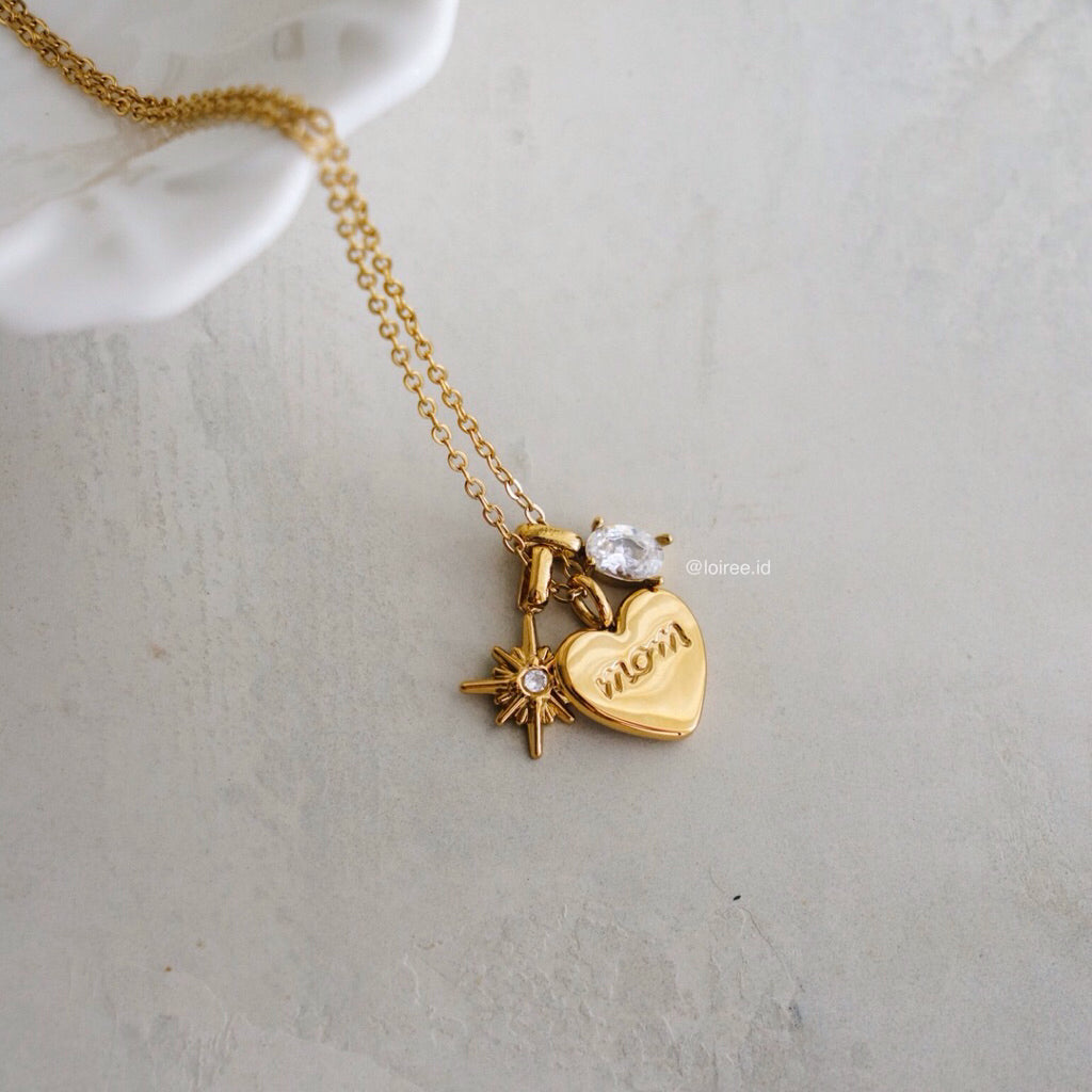 LOVE MOM Pendant Necklace - Gold Plated