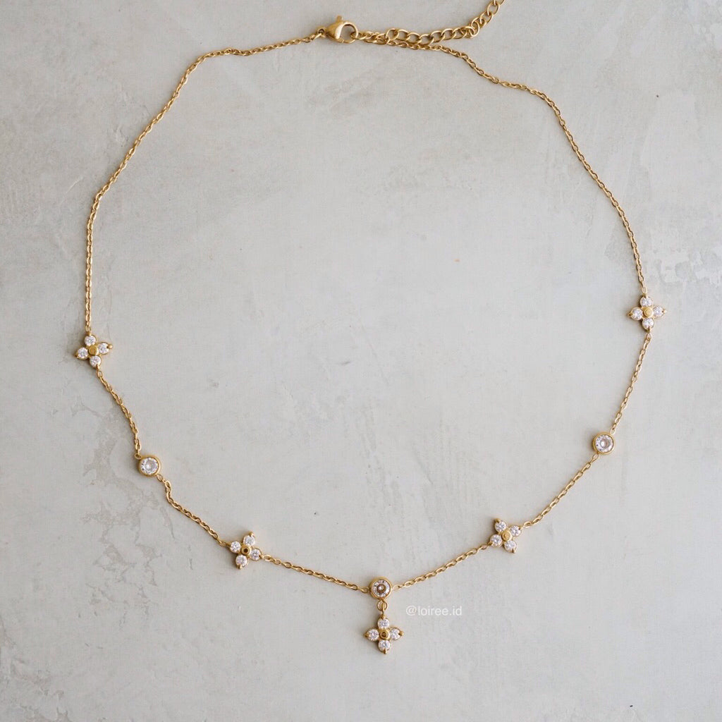 LOIREE - FALINE Flower Pendant Necklace - Gold Plated Anti Karat Anti Alergi