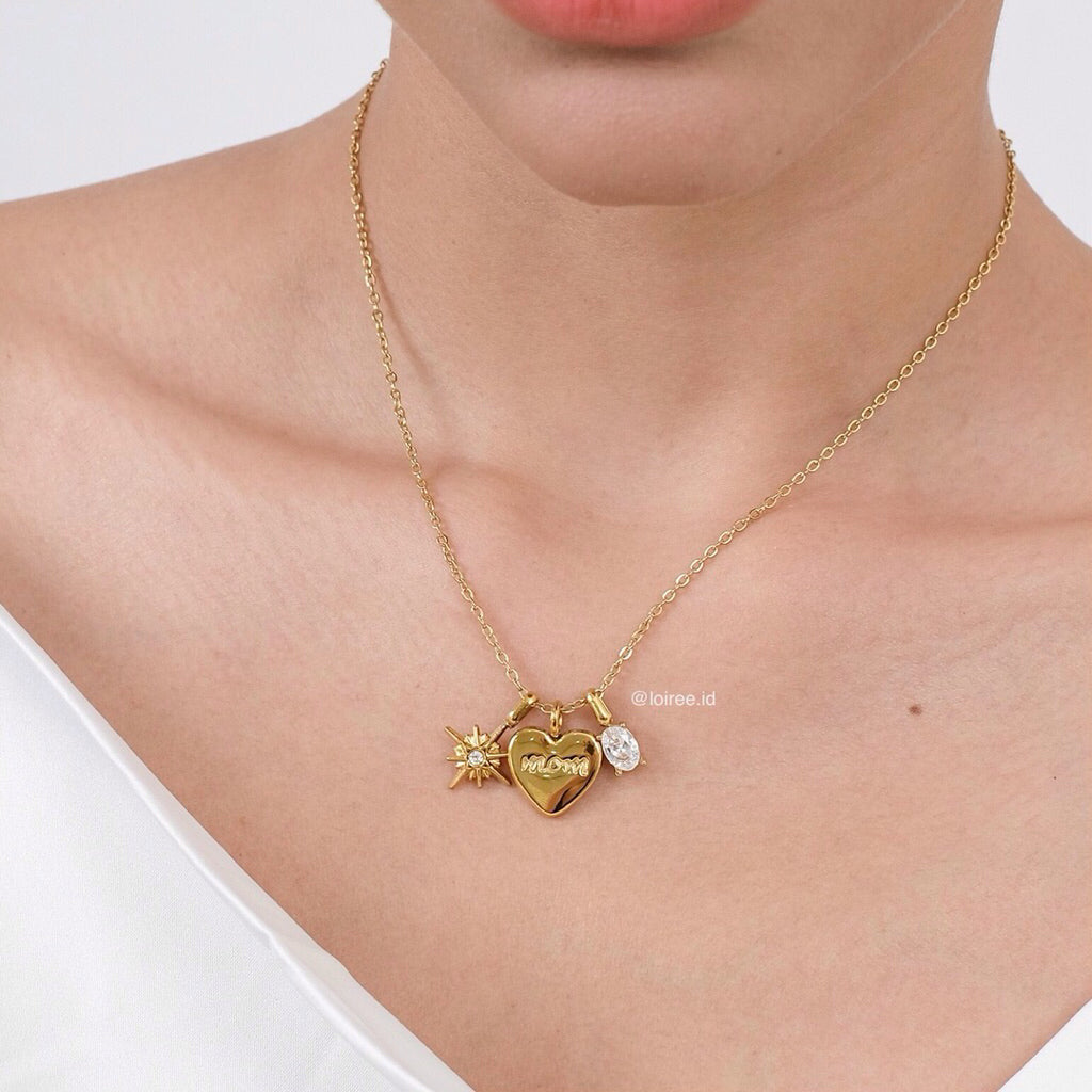 LOVE MOM Pendant Necklace - Gold Plated