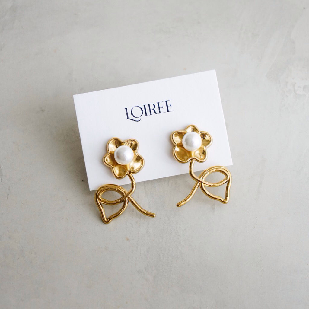 LINNEA Flower Pearl Earrings - Gold Plated