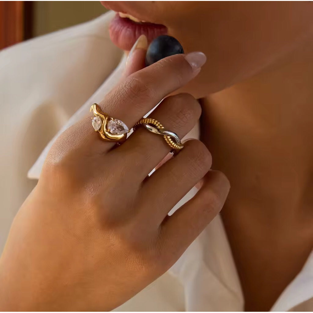 LOIREE - THANE Zirconia Irregular Ring - Gold Plated