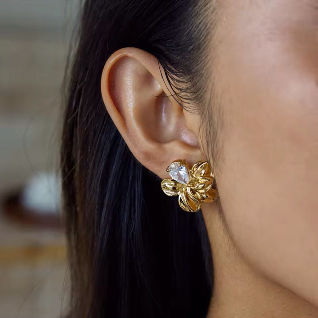LOIREE - PAISLEY Flower Zirconia Earrings - Gold Plated