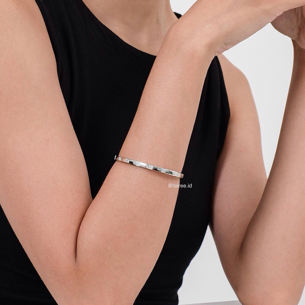 CELESTE Thin Bangle Bracelet - Gold Plated