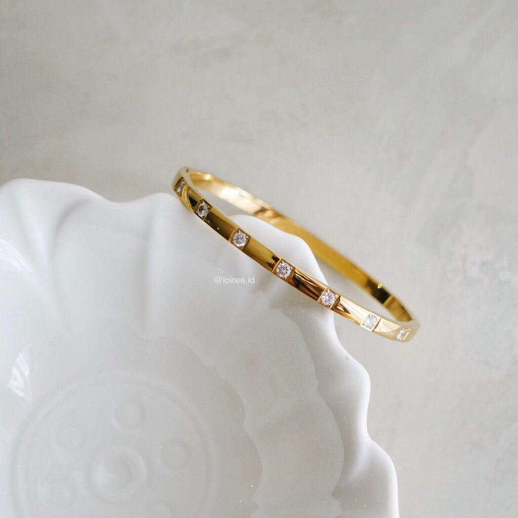 CELESTE Thin Bangle Bracelet - Gold Plated