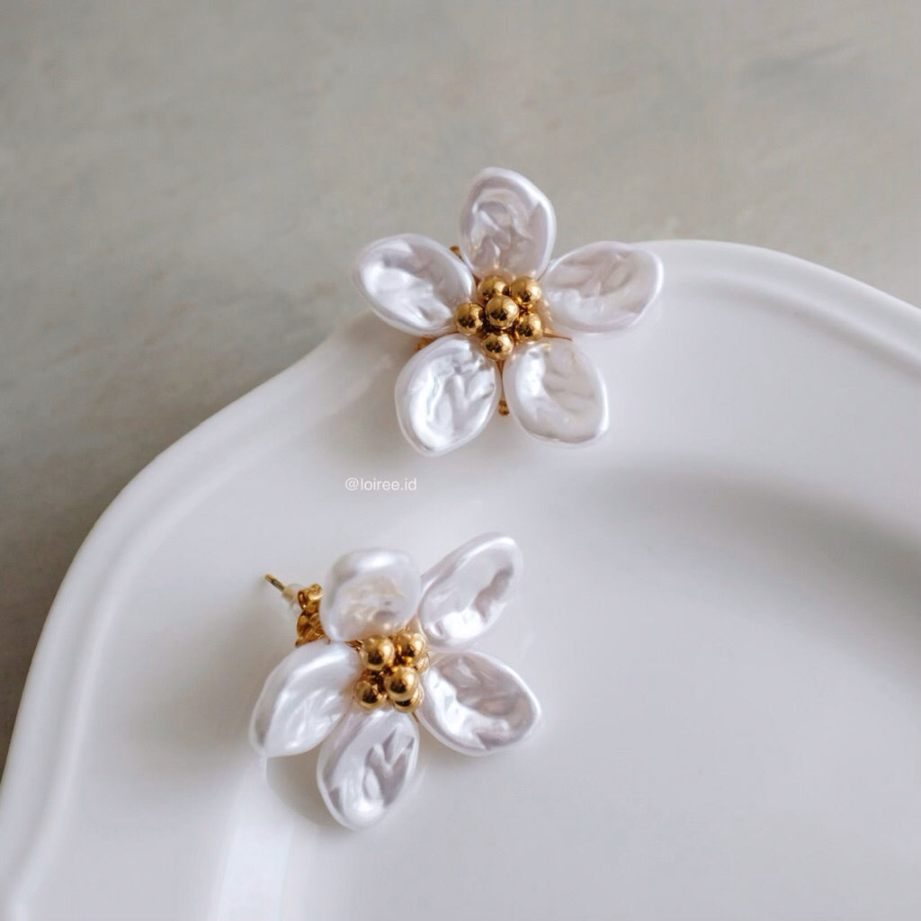 LOIREE - PRAIRIE Big Flower Earrings - Gold Plated Stainless Steel