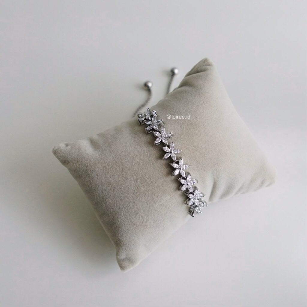 DELLA Zirconia Flower Paved Adjustable Bracelet - Wedding