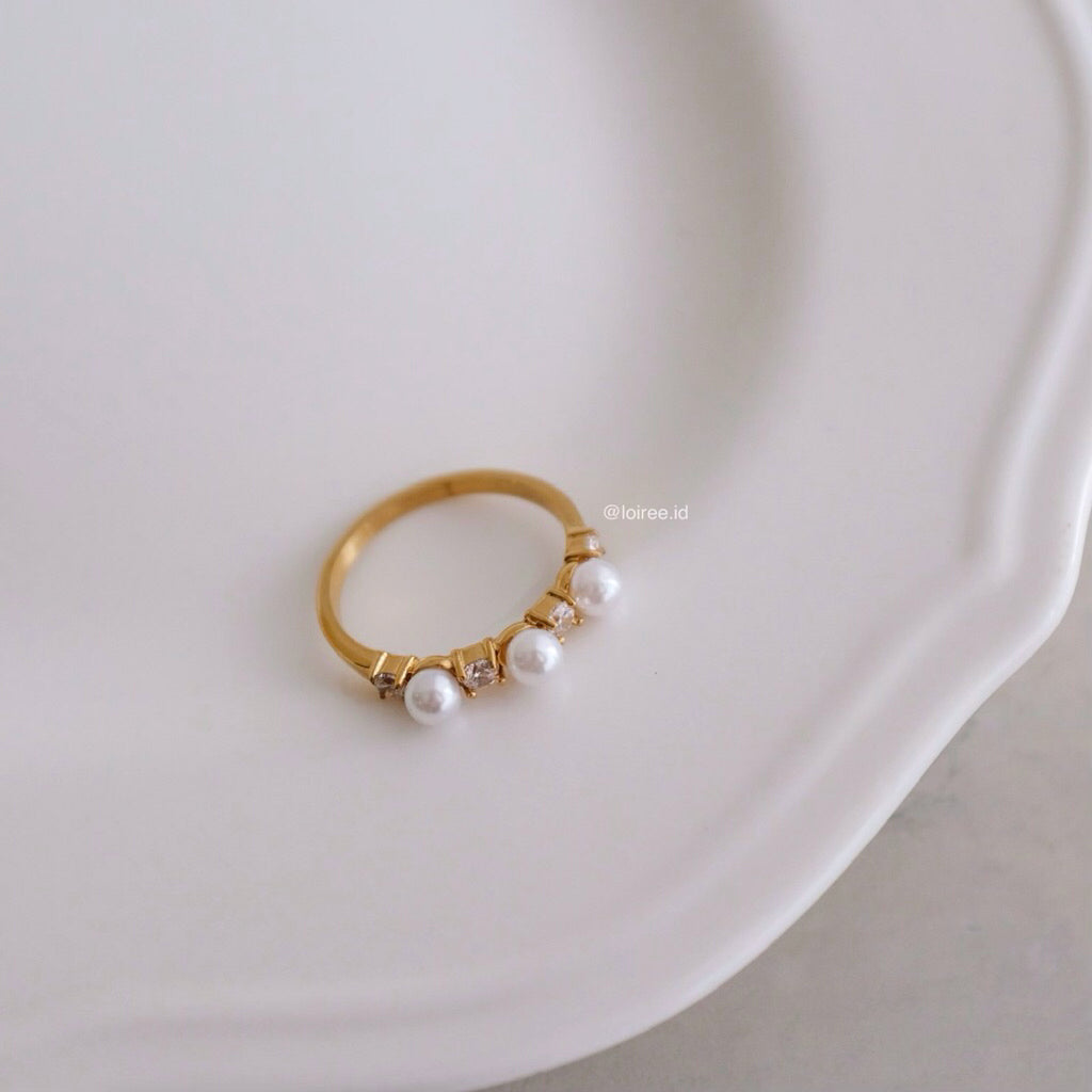 LOIREE - ARCA Zirconia Pearl Ring - Gold Plated Stainless Steel