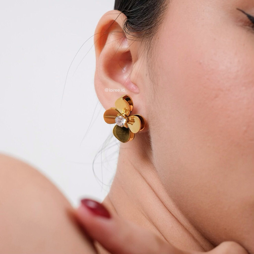 LOIREE - SAYLOR Metal Flower Earrings - Gold Plated Stainless Steel