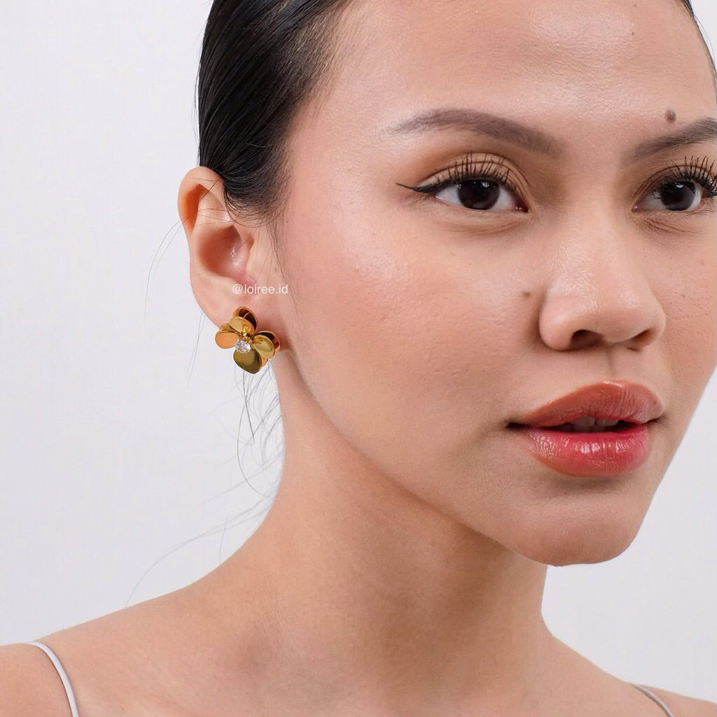 LOIREE - SAYLOR Metal Flower Earrings - Gold Plated Stainless Steel