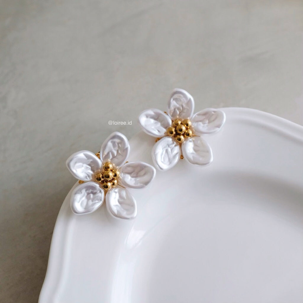 LOIREE - PRAIRIE Big Flower Earrings - Gold Plated Stainless Steel
