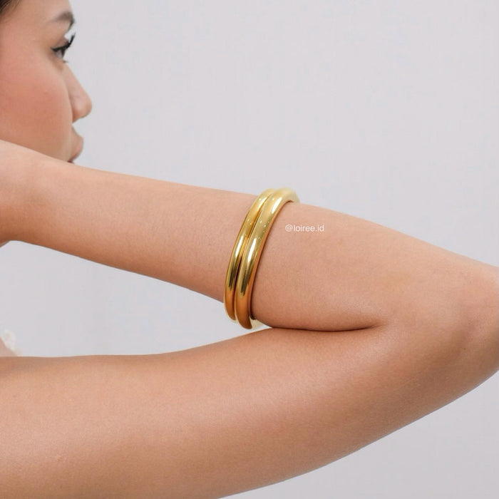 LOIREE - YORK Classic Round Bangle Bracelet - Gold Plated Stainless Steel