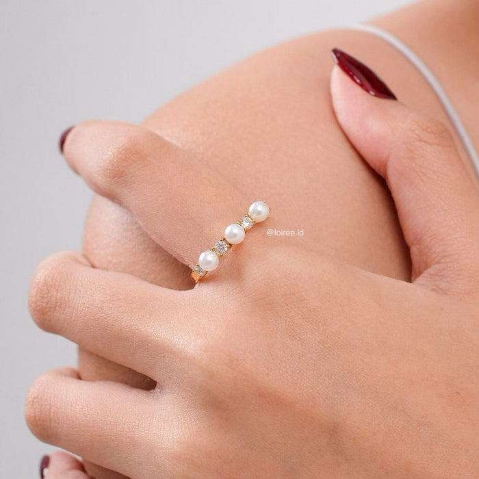 LOIREE - ARCA Zirconia Pearl Ring - Gold Plated Stainless Steel