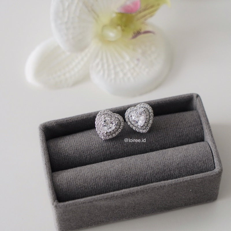 LOVITA Zirconia Heart Daily Stud Earrings
